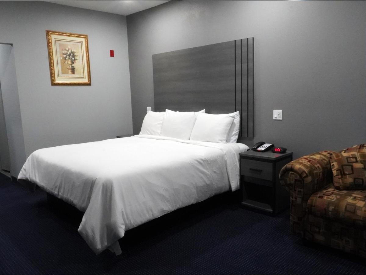 Americas Best Value Inn And Suites Bush International Airport Humble Exterior photo