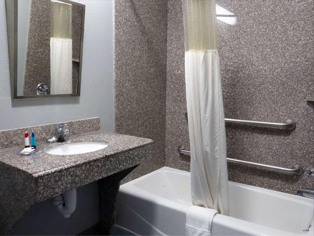 Americas Best Value Inn And Suites Bush International Airport Humble Exterior photo