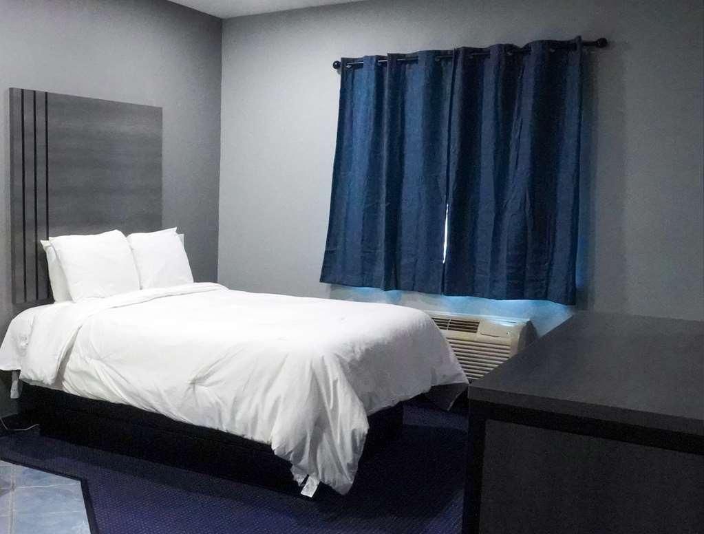 Americas Best Value Inn And Suites Bush International Airport Humble Room photo